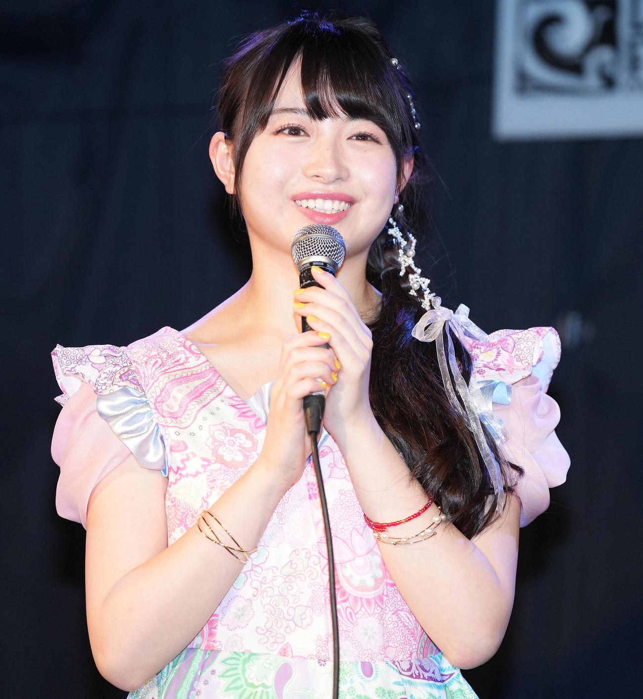 初のワンマンライブ前の囲み取材で笑顔の其原有沙（撮影・鈴木みどり）