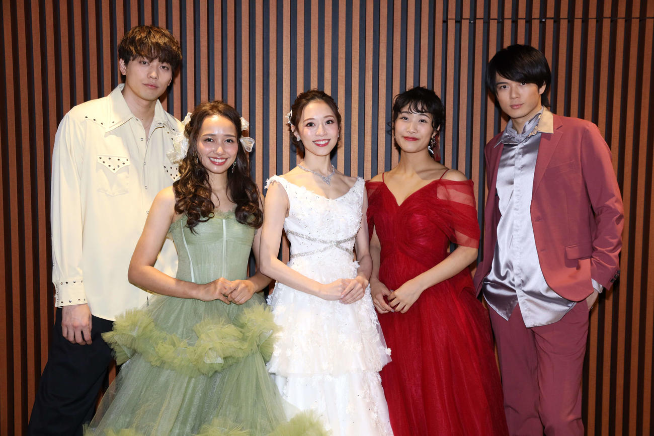 「WE ARE Musical」vol.1に出演する左から東啓介、豊原江理佳、愛加あゆ、斎藤瑠希、加藤大悟