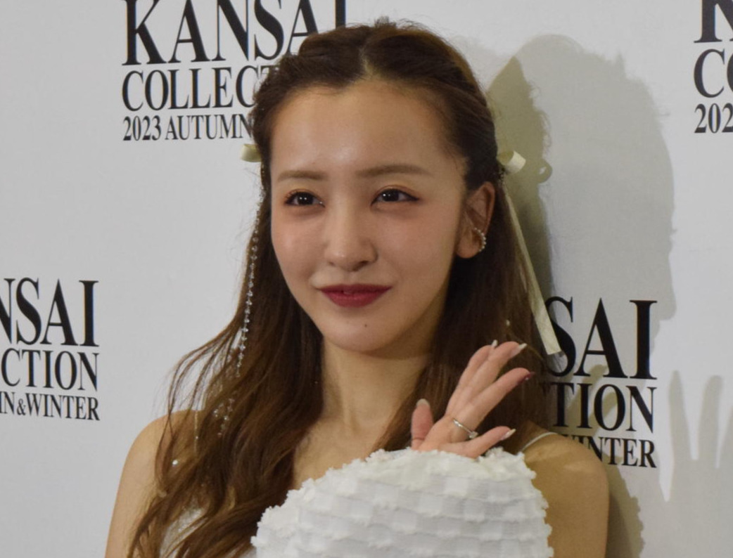 板野友美（2023年８月撮影）