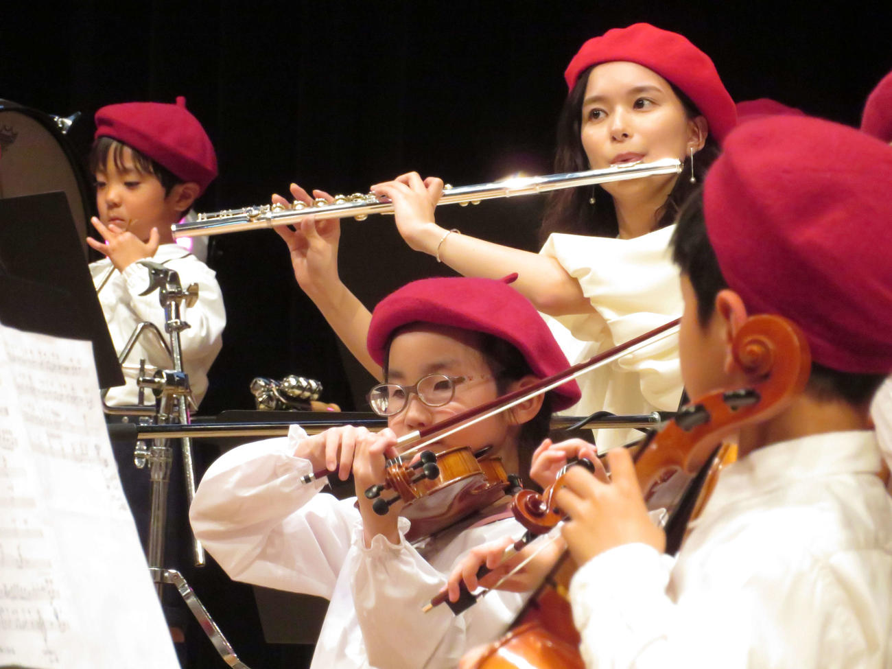 「映画ドラえもん　のび太の地球交響楽」ドラドラ♪シンフォニー楽団コンサートイベントに、フルート奏者として参加した芳根京子