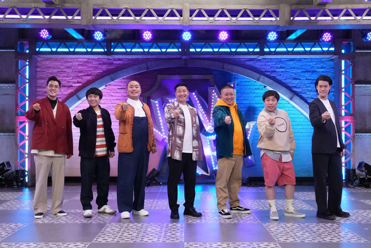 フジテレビ系「FNS27時間テレビ2024」総合MCを務めることが発表された左からハナコ菊田竜大、秋山寛貴、岡部大、チョコレートプラネット長田庄平、松尾駿、霜降り明星せいや、粗品(C)フジテレビ