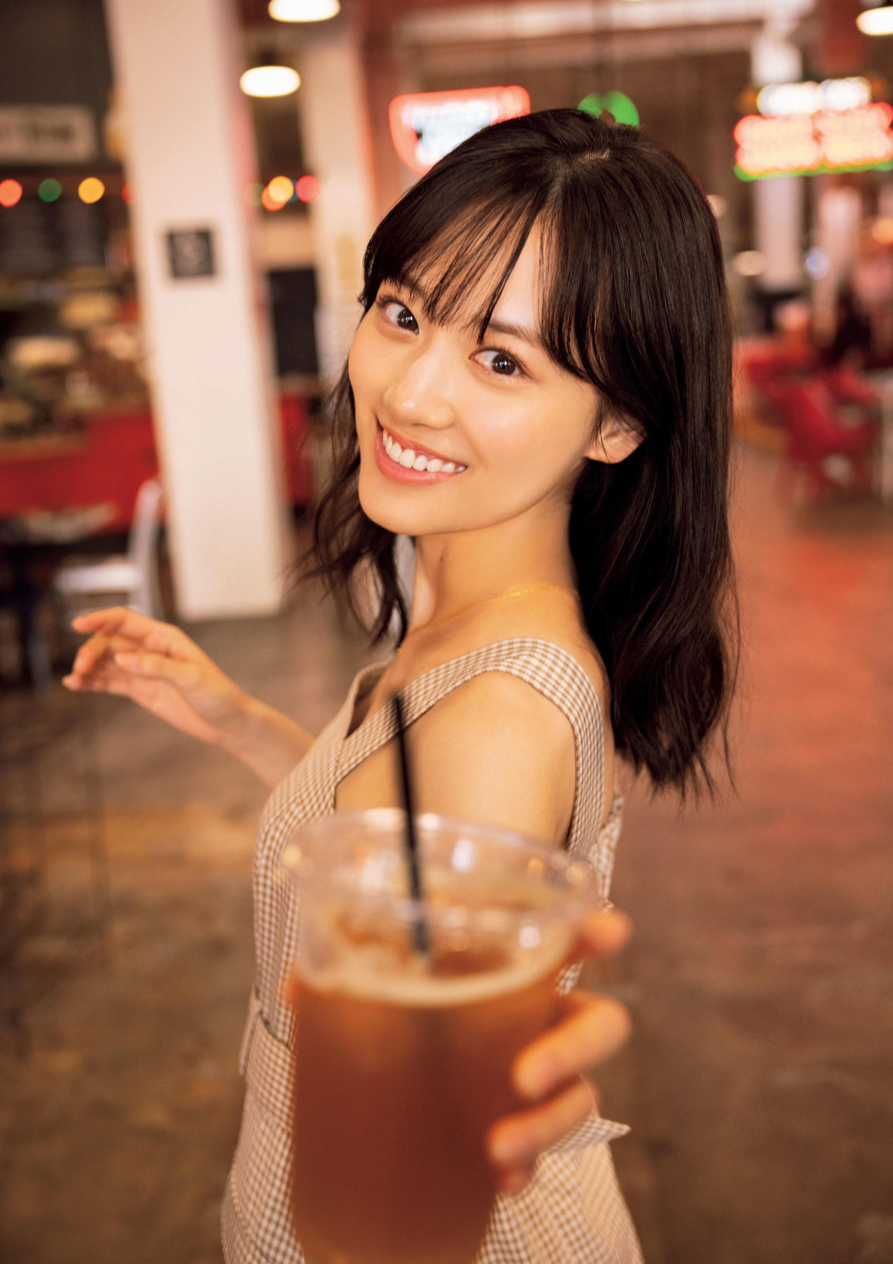 乃木坂46山下美月セカンド写真集の先行カット。大好きな映画の撮影地を訪れた