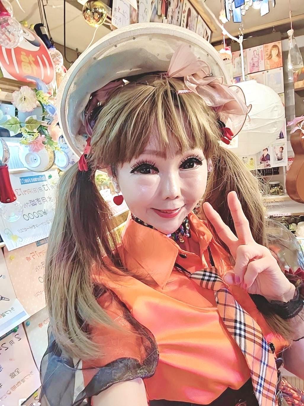 新曲キャンペーンを行った恵中瞳