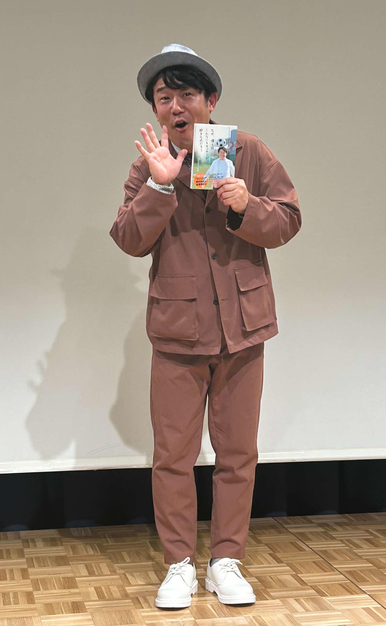 著書「なぜ、僕らはこんなにもサッカーが好きなのだろう」先行発売記念トークショーを行ったペナルティのヒデ（撮影・松尾幸之介）