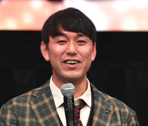 オズワルドの畠中悠(2023年撮影)