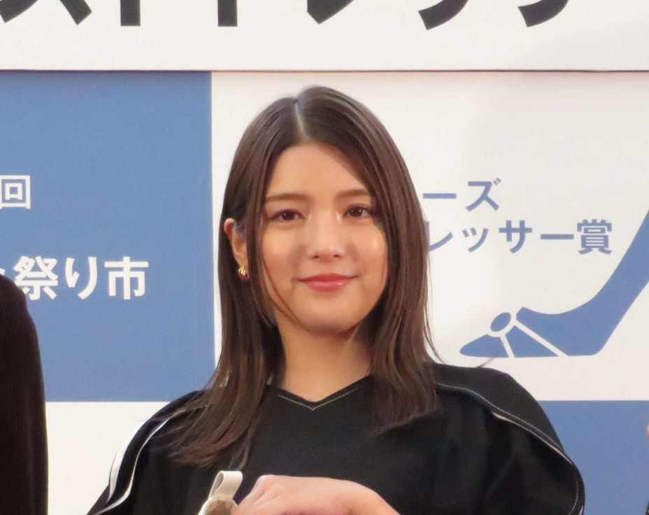 川島海荷（2023年11月撮影）
