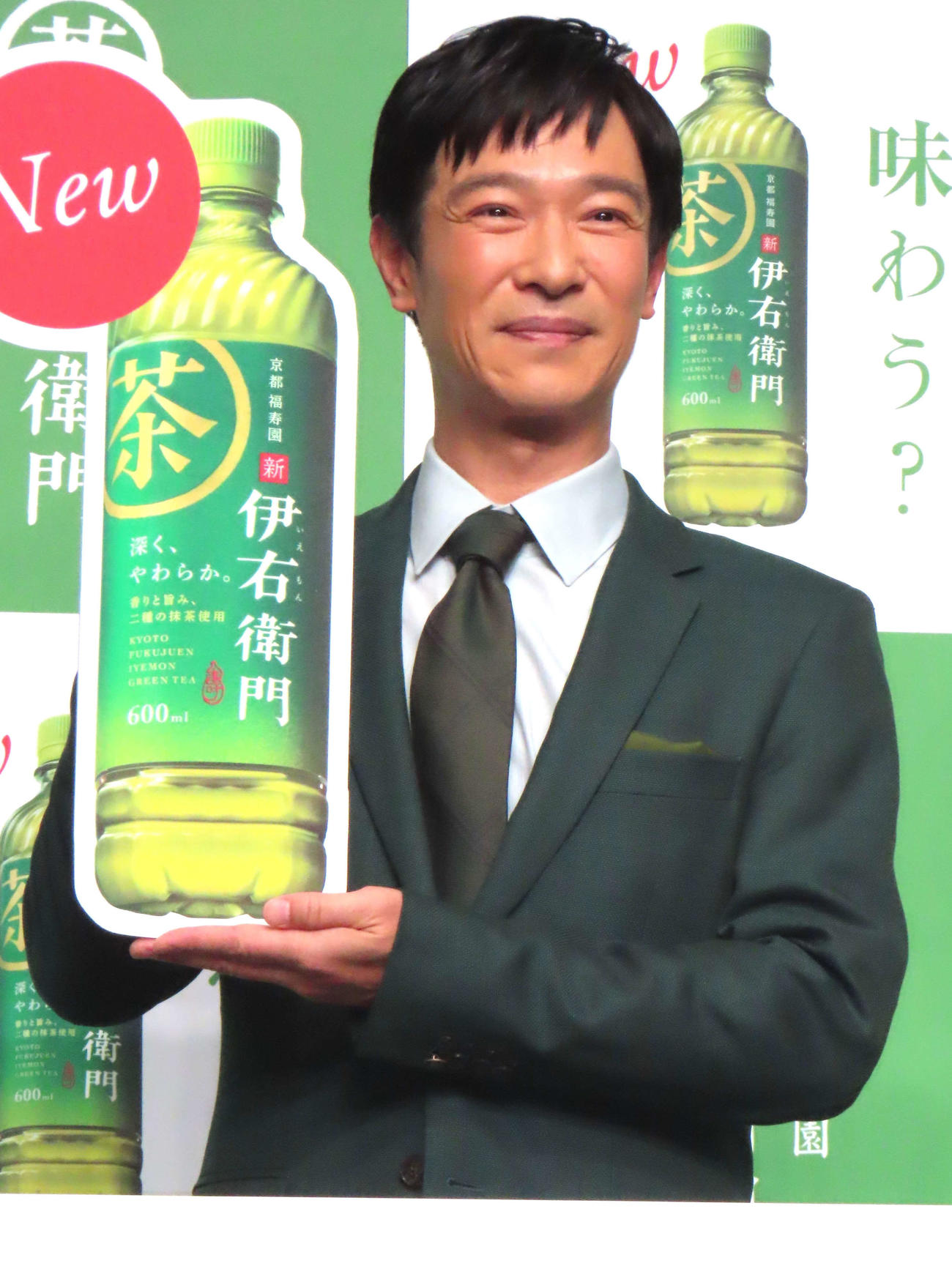サントリー「伊右衛門」の新CM発表会に登壇した堺雅人