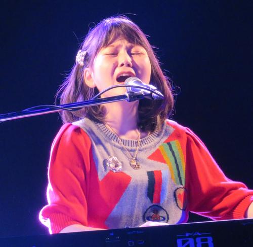盲目シンガー佐藤ひらり　大学卒業記念ライブで11曲熱唱「いつかスティービー・ワンダーさんと」