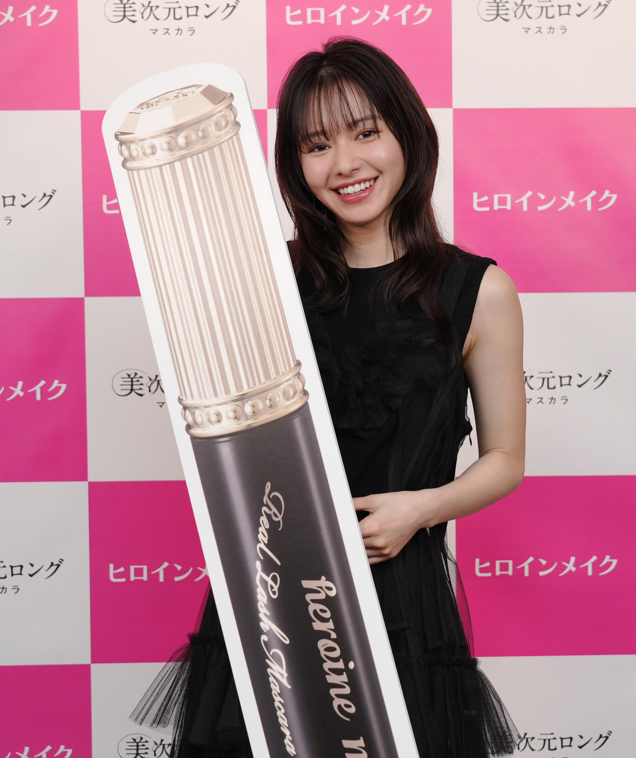 ポップアップイベント「長すぎて、ごめん！　byヒロインメイク」に登場した山本舞香
