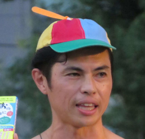 小島よしお、小学校での講演会で生徒たちからの心温まる歓迎に「楽屋では熱烈歓迎を受けました」