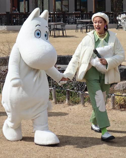 王林がムーミンバレーパーク開園5周年イベントの除幕式「癒やされて最後まで楽しんで」