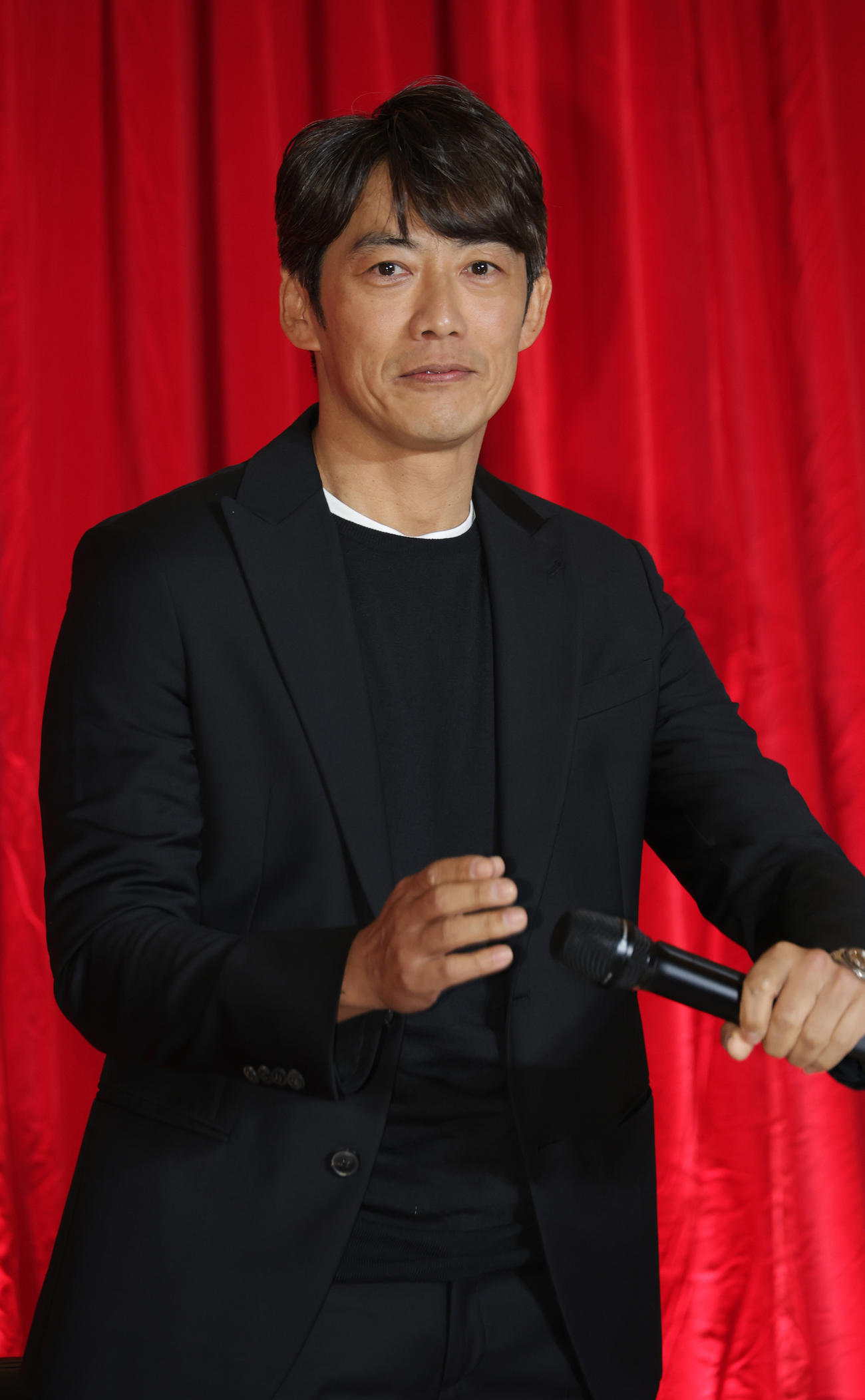 ドラマ「GTO」制作発表を行う反町隆史（撮影・中島郁夫）