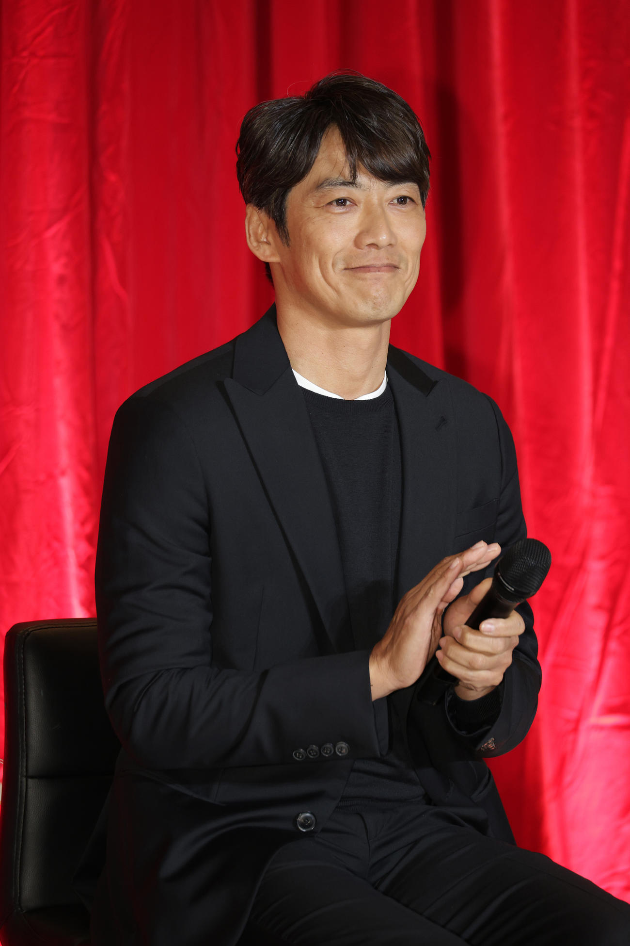 ドラマ「GTO」制作発表を行う反町隆史（撮影・中島郁夫）