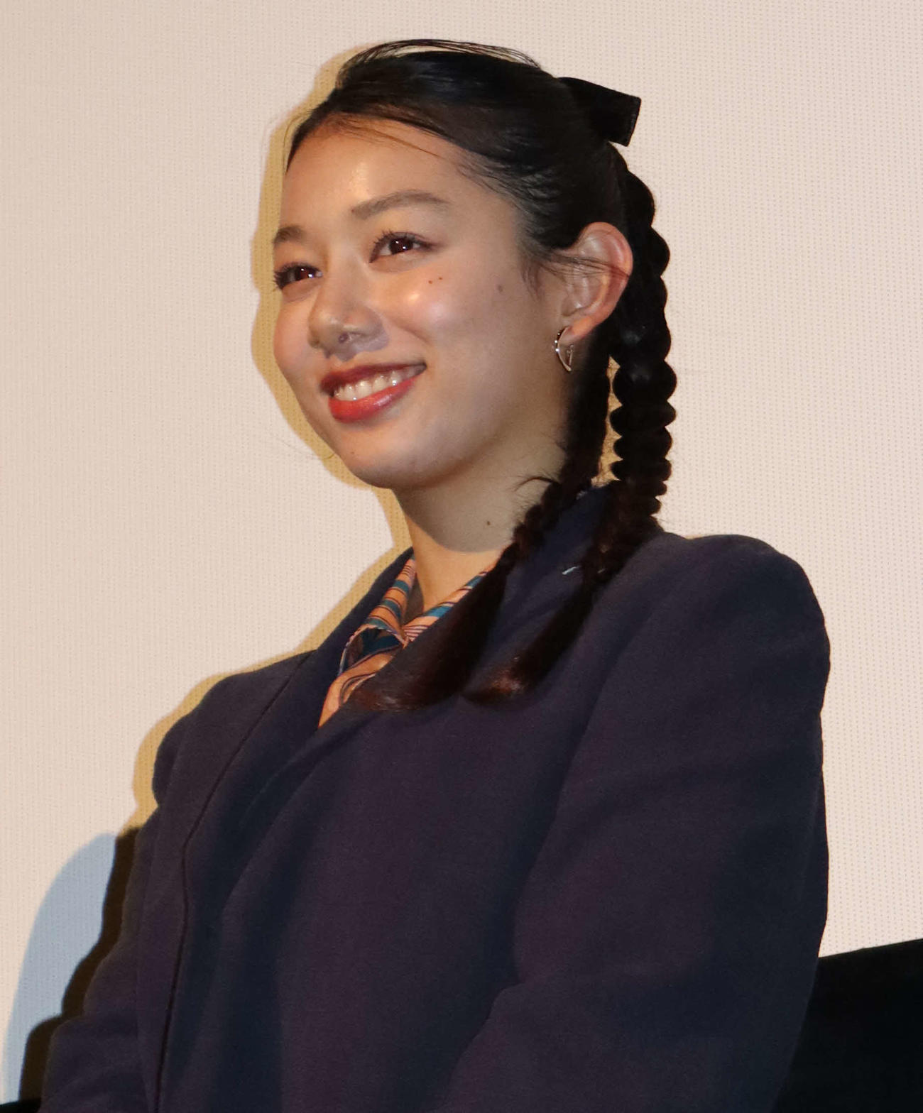 映画「愛のゆくえ」の公開記念舞台あいさつに出席した長澤樹