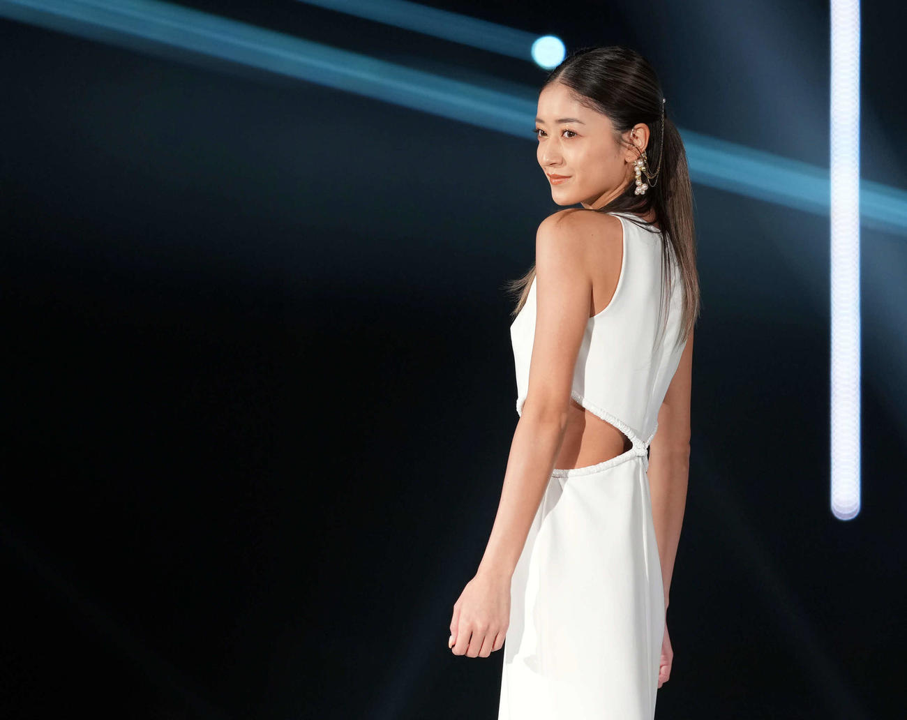 ランウエーでポーズを決める「みちょぱ」こと池田美優（撮影・たえ見朱実）
