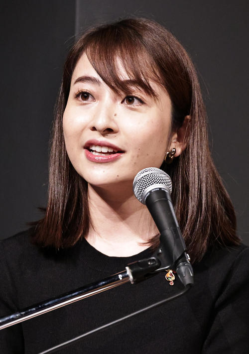 TBS日比麻音子アナ、函館に週末弾丸旅のオフショット公開　ファン「ビールを飲む姿が大好き」