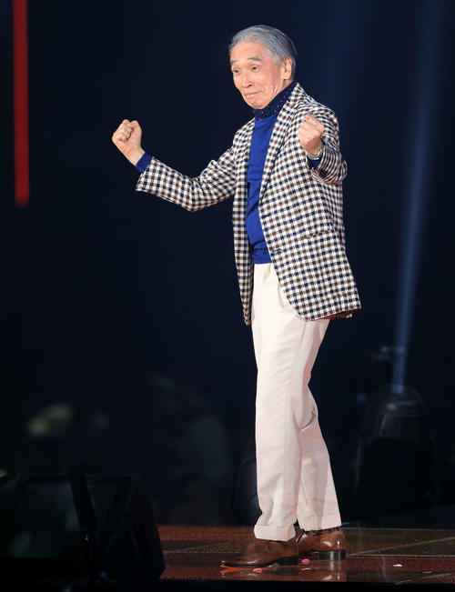 ランウエーに登場した堺正章（撮影・浅見桂子）