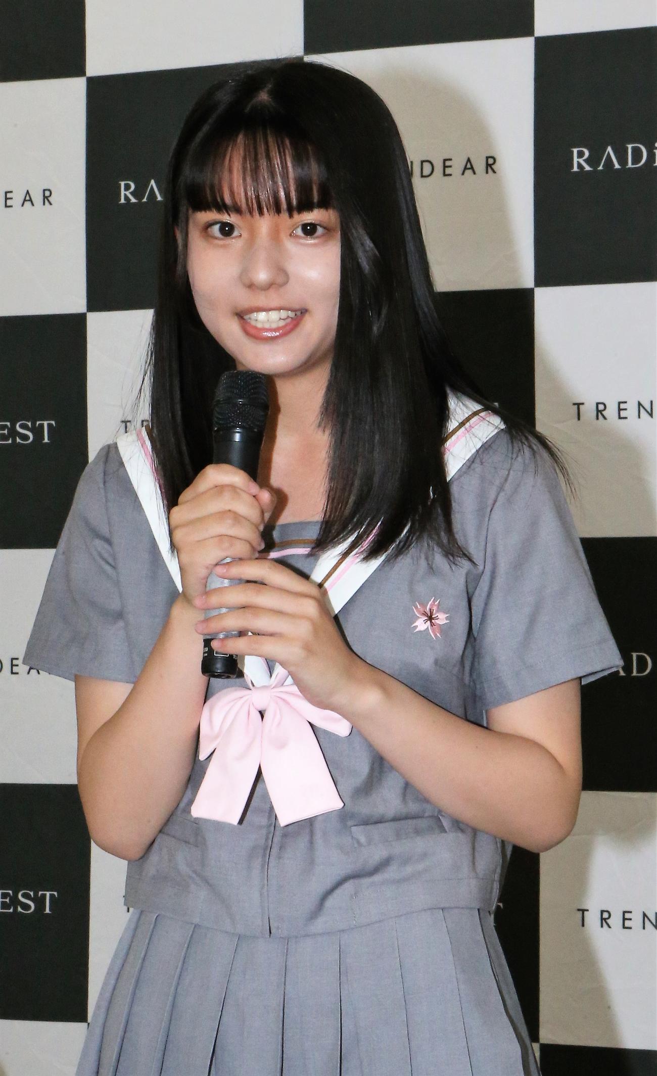 映画「学園探偵薔薇戦士　放課後探偵指導～顔の無い乙女を探せ～」製作発表記者会見に出席する松島かのん（2023年6月撮影）