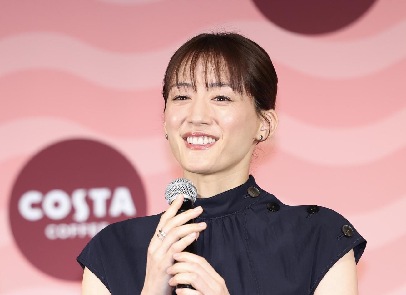2024年「コスタコーヒー」戦略発表会に臨むブランドアンバサダーの綾瀬はるか（撮影・河田真司）