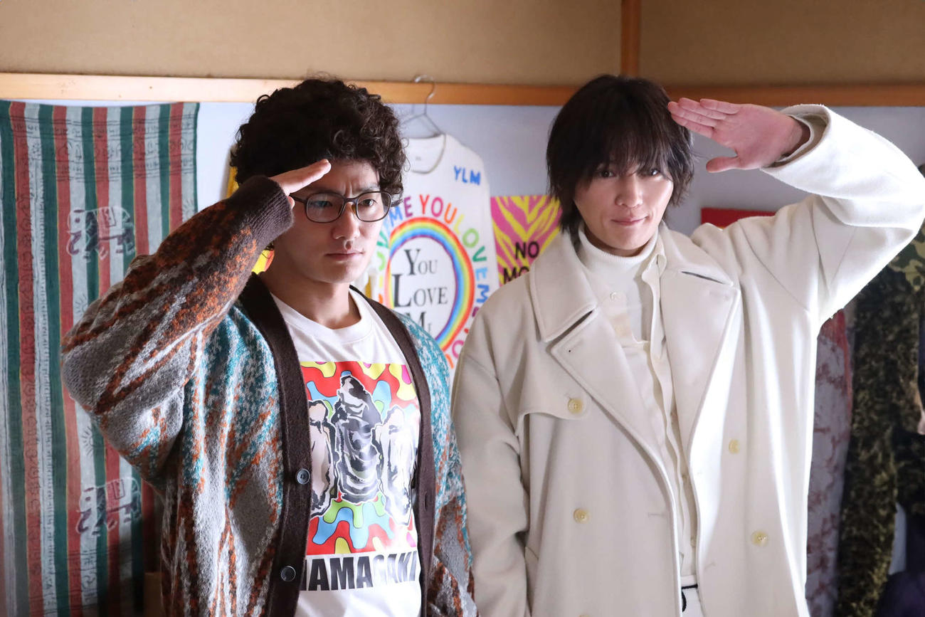 フジテレビ系「婚活1000本ノック」に出演する野村周平、八木勇征(C)フジテレビ