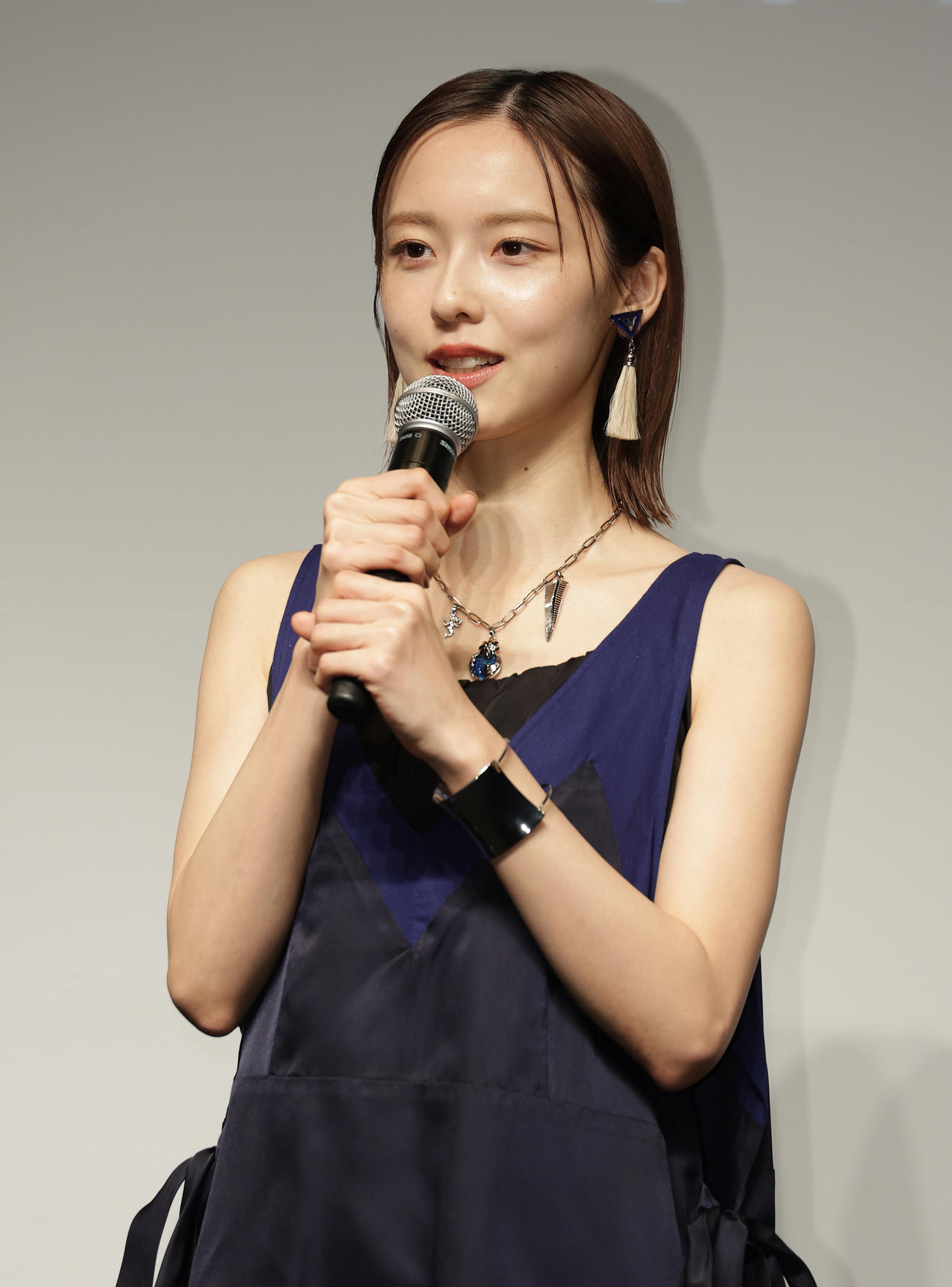 ショートフィルム「ミッドナイト」試写会であいさつする加藤小夏（撮影・中島郁夫）
