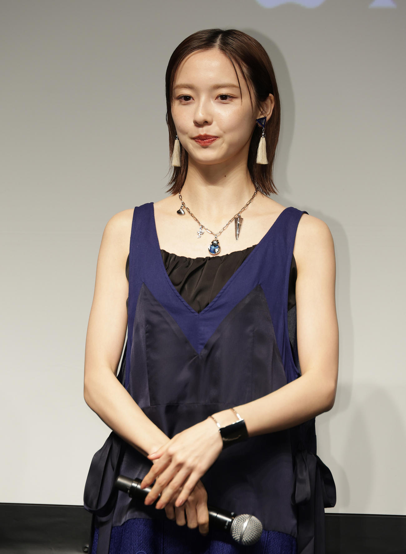 ショートフィルム「ミッドナイト」試写会であいさつする加藤小夏（撮影・中島郁夫）