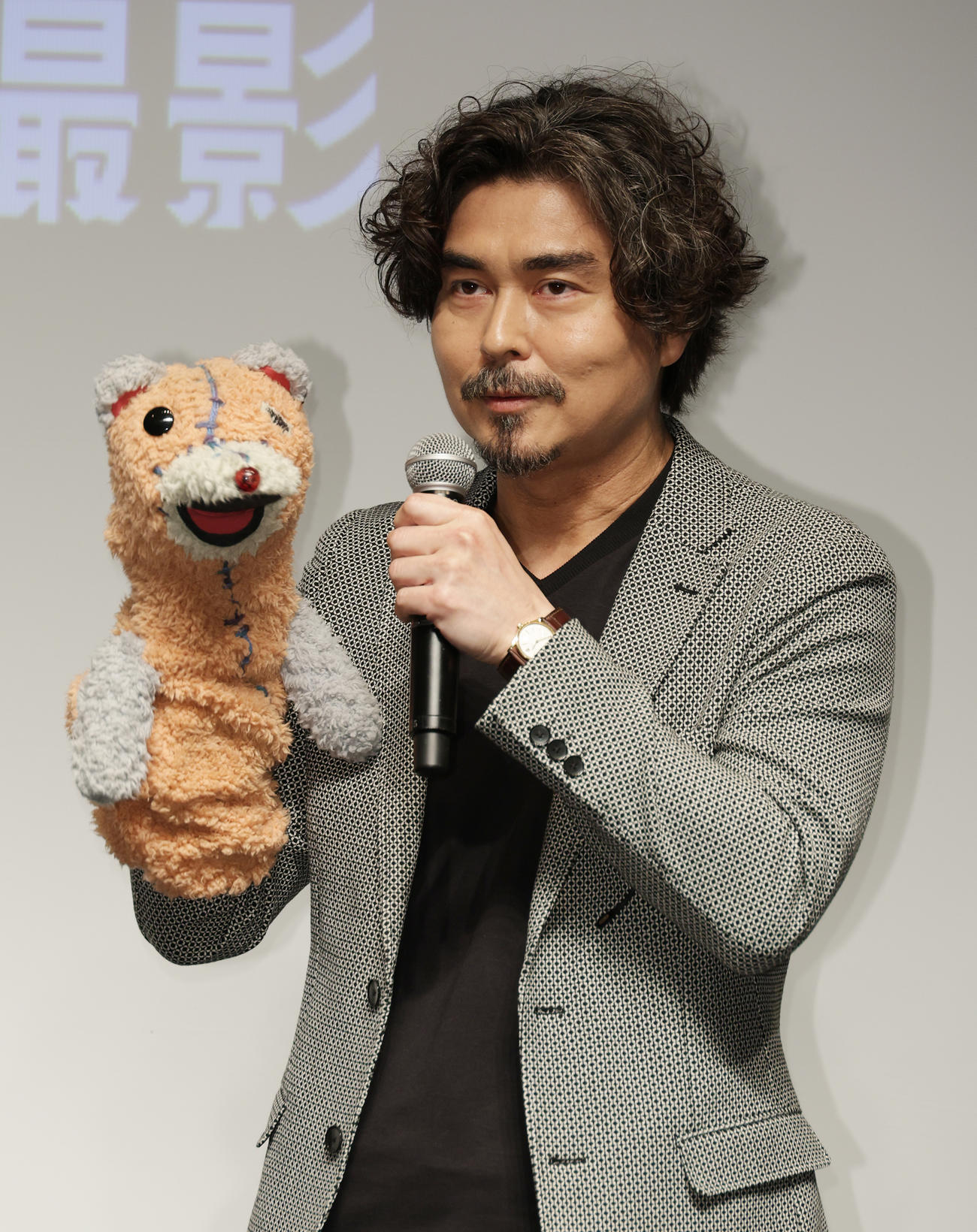 ショートフィルム「ミッドナイト」試写会であいさつする小澤征悦（撮影・中島郁夫）