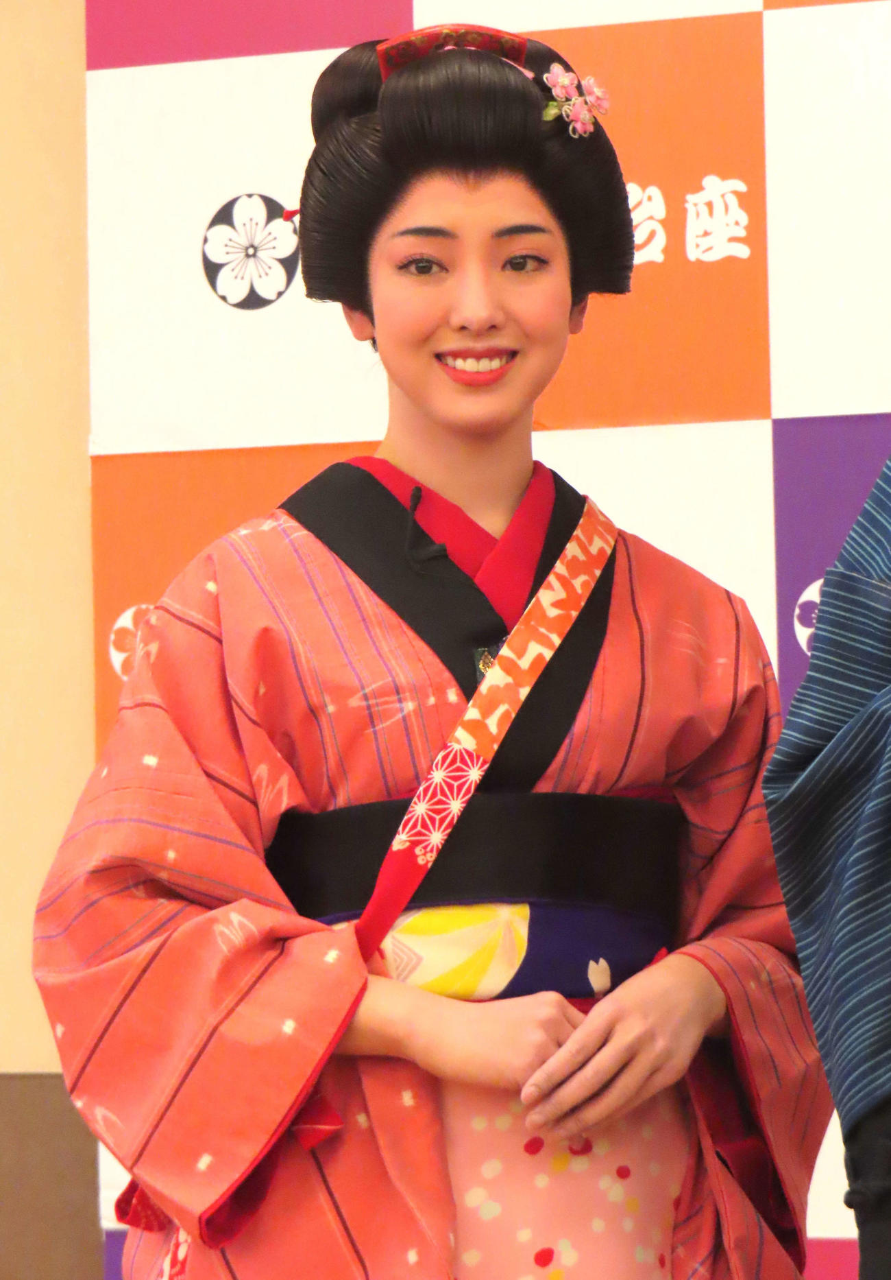 「福田こうへい特別公演」合同取材会に出席した飯窪春菜