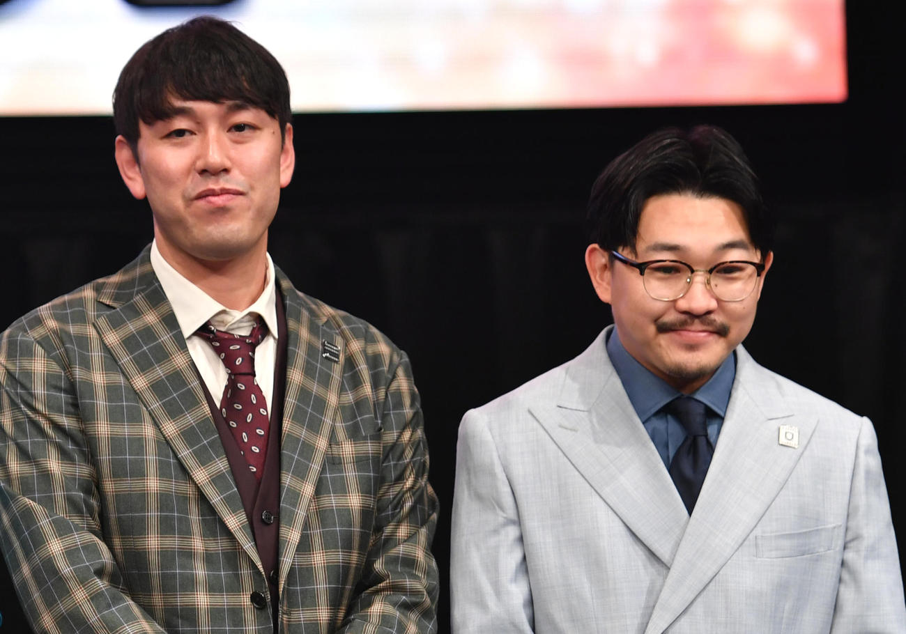 オズワルドの畠中悠（左）と伊藤俊介（23年6月）