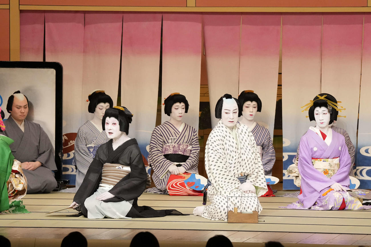 「伊勢音頭恋寝刃」に出演する、左から中村魁春、松本幸四郎、坂東新悟（C）松竹