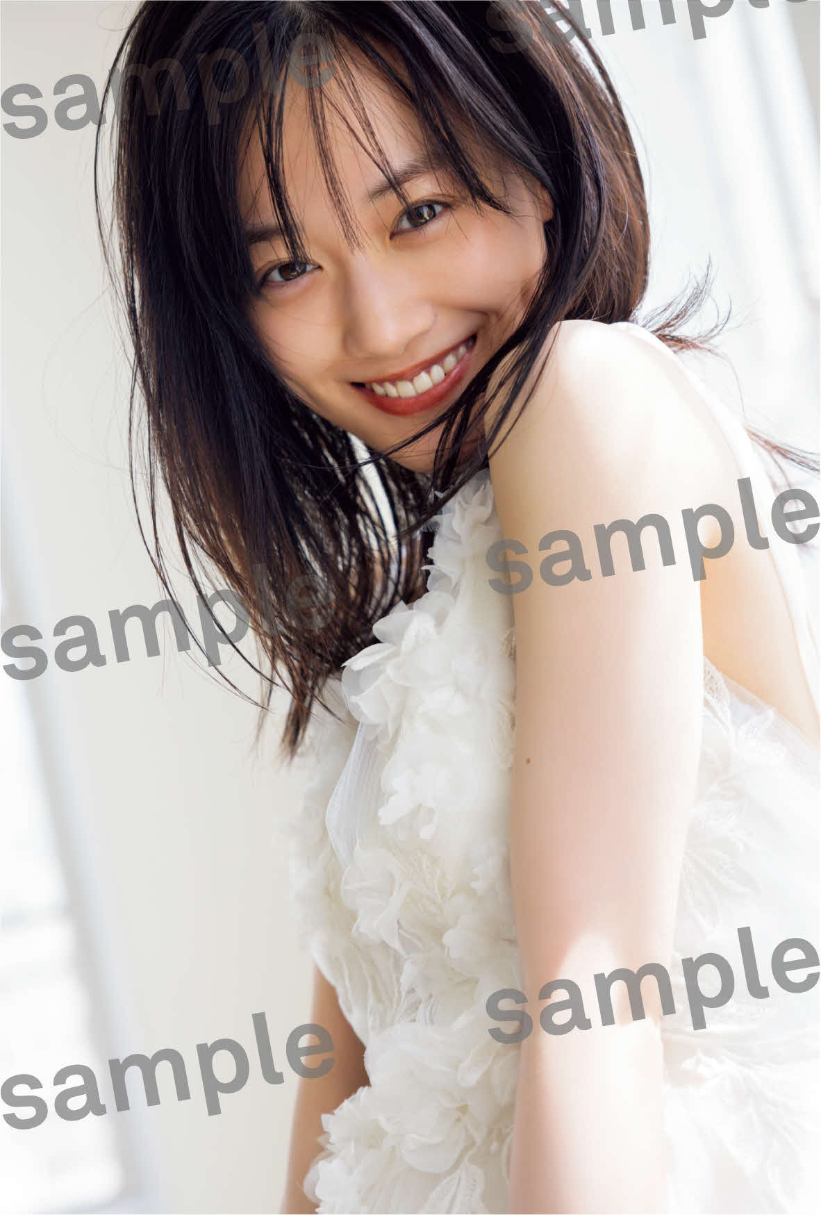 乃木坂46山下美月セカンド写真集「ヒロイン」の特典ポストカード（撮影・須恵隆治氏）