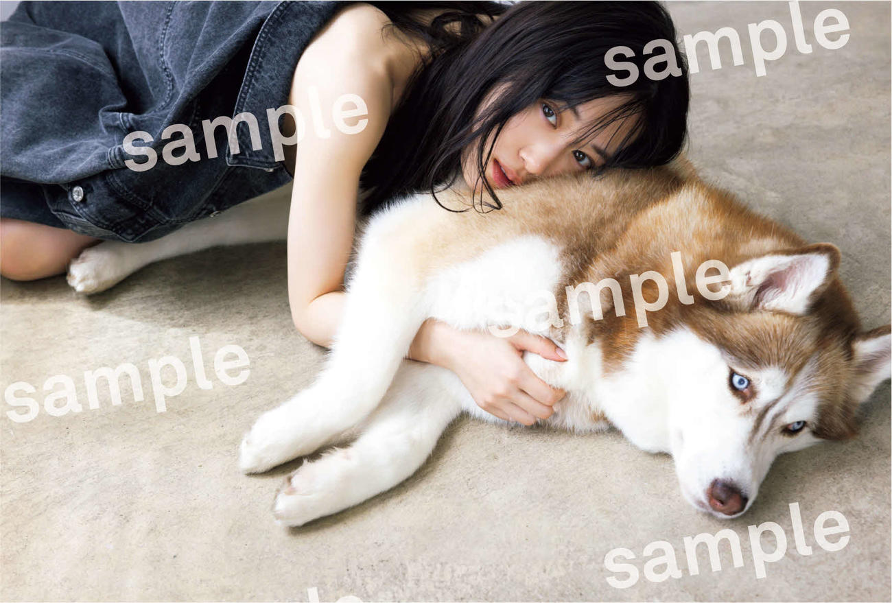 乃木坂46山下美月セカンド写真集「ヒロイン」の特典ポストカード（撮影・須恵隆治氏）