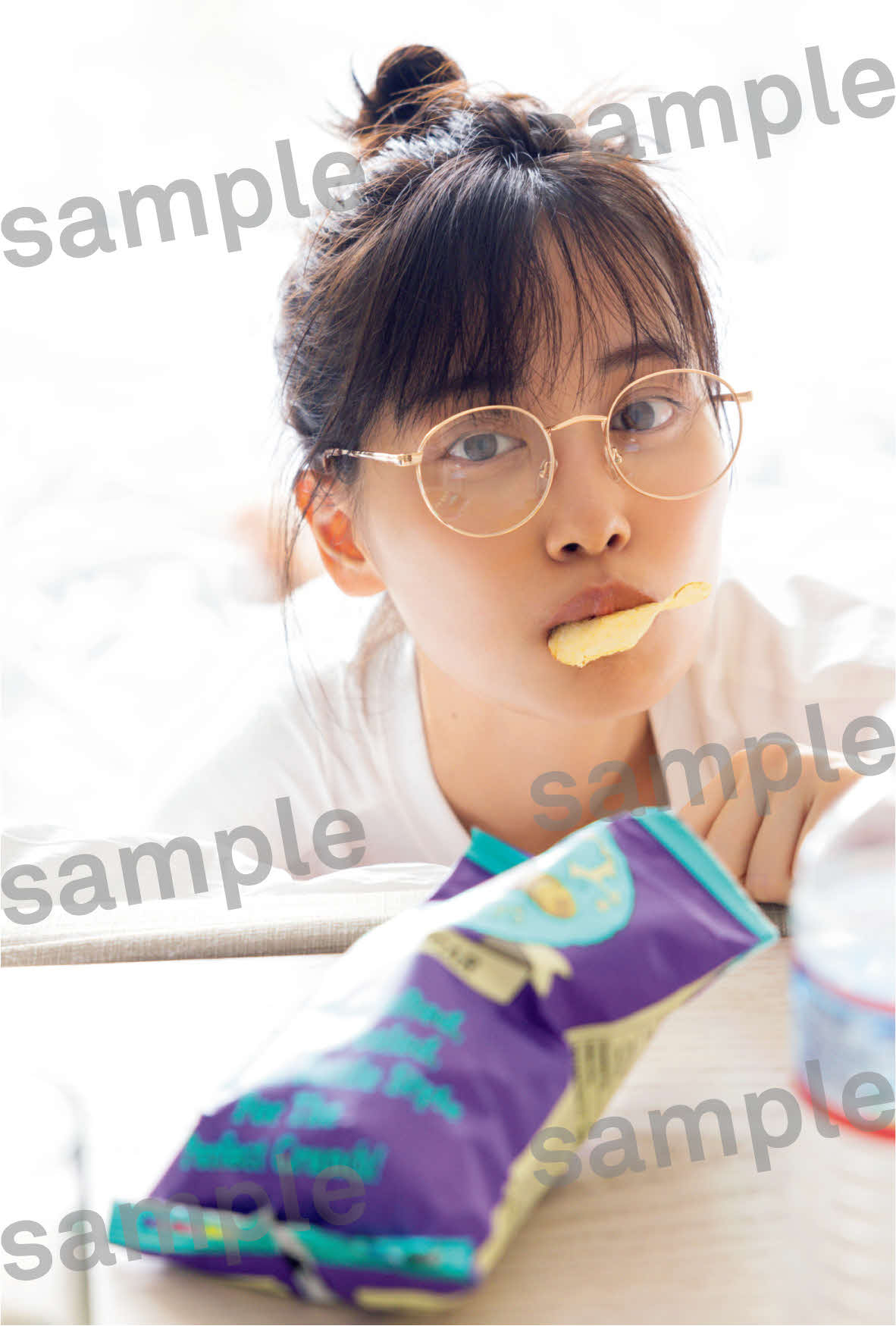 乃木坂46山下美月セカンド写真集「ヒロイン」の特典ポストカード（撮影・須恵隆治氏）