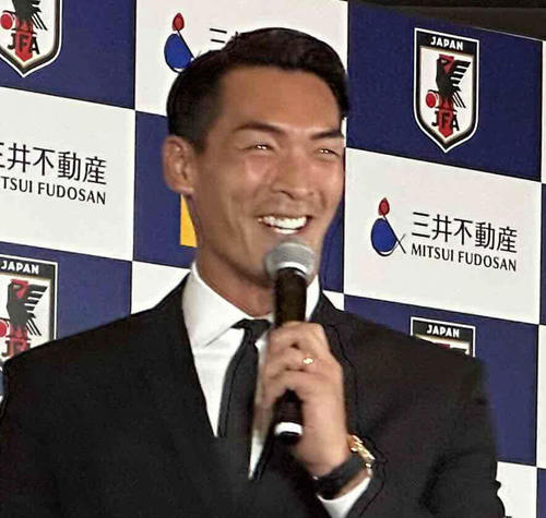 槙野智章、妻高梨臨とのなれ初めを生放送で暴露され「職権乱用ですよ」と慌てて弁明