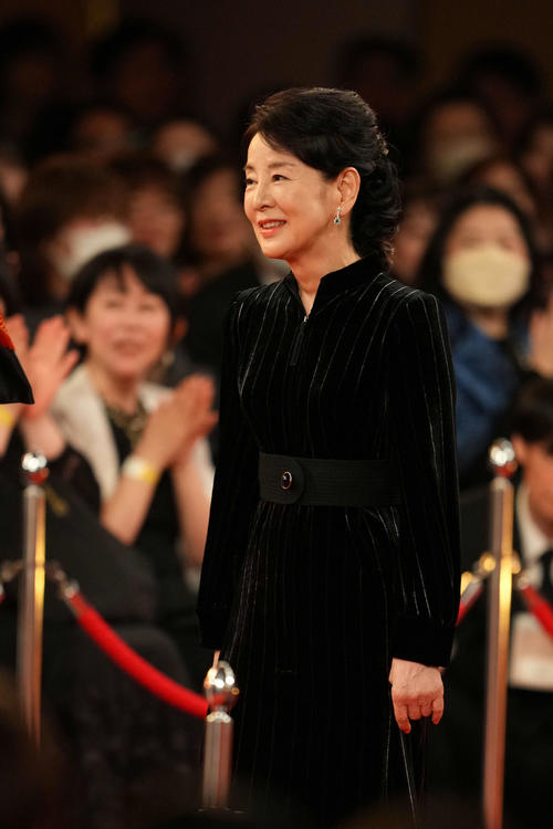 レッドカーペットを歩く、優秀主演女優賞の吉永小百合（撮影・横山健太）