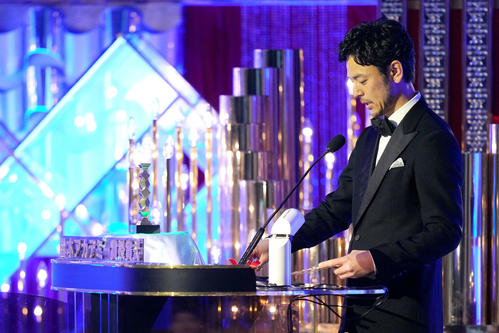 最優秀主演男優賞のプレゼンターを務める妻夫木聡（撮影・横山健太）