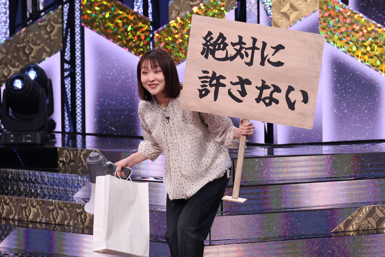 ピン芸日本一決定戦「R－1グランプリ2024」芸を披露する吉住