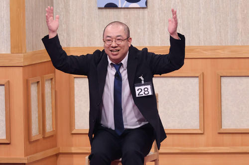ピン芸日本一決定戦「R－1グランプリ2024」でネタ披露するルシファー吉岡