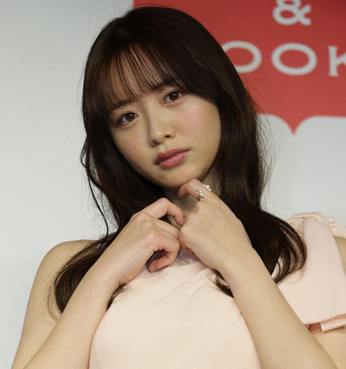 森香澄がノースリーブ姿で二の腕「プリンっっ！」に「反則級」「超絶カワイイ」「スタイル良き」
