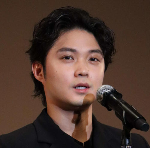 磯村勇斗「日本アカデミー賞」授賞式会場で阿部サダヲや神木隆之介とツーショット