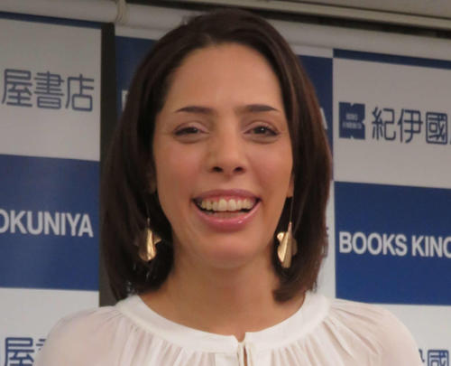 フィフィ「多様性で誤魔化せるとでも？」自民県議“過激ダンスショー”巡る釈明に苦言