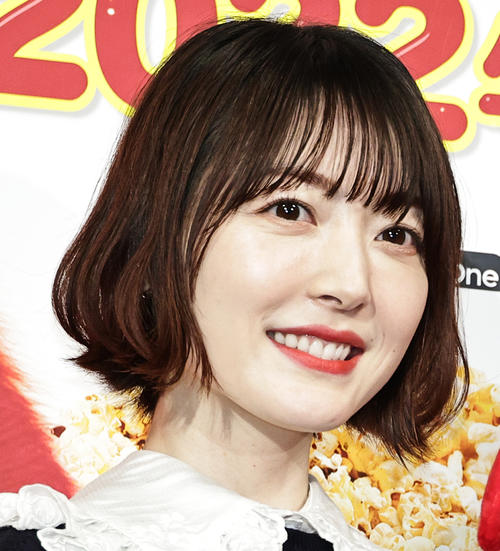 「鬼滅の刃」甘露寺蜜璃役の花澤香菜、 甘露寺ヘアー姿で共演者と2S「三つ編み似合いすぎ」