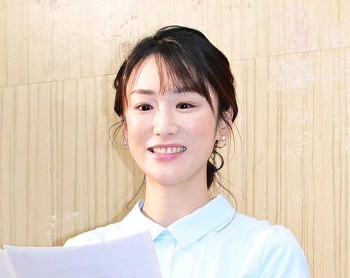 テレ朝堂真理子アナ「我が家に新しい家族」子犬抱きかかえるショット「家族全員癒されています」