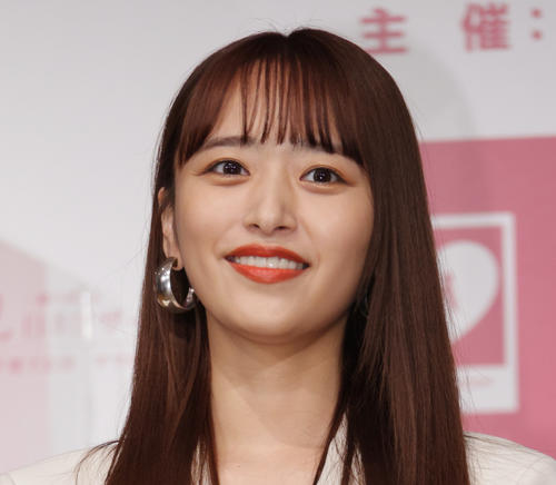 近藤千尋、夫ジャンポケ太田博久や娘とほほ寄せ合う家族写真を公開「良き休日でした」