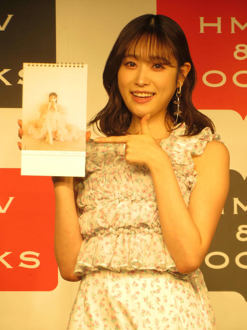 高橋ひかる ショーパン姿で撮影しハプニング「丈が短くて体勢によっては、なかなか危険でした」 芸能 日刊スポーツ