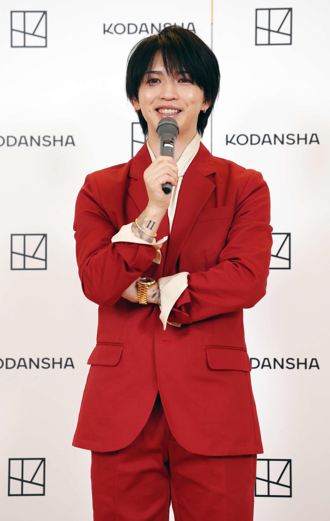 岩橋玄樹1st写真集「Labneh」発売記念会見で笑顔で話す岩橋玄樹（撮影・宮地輝）