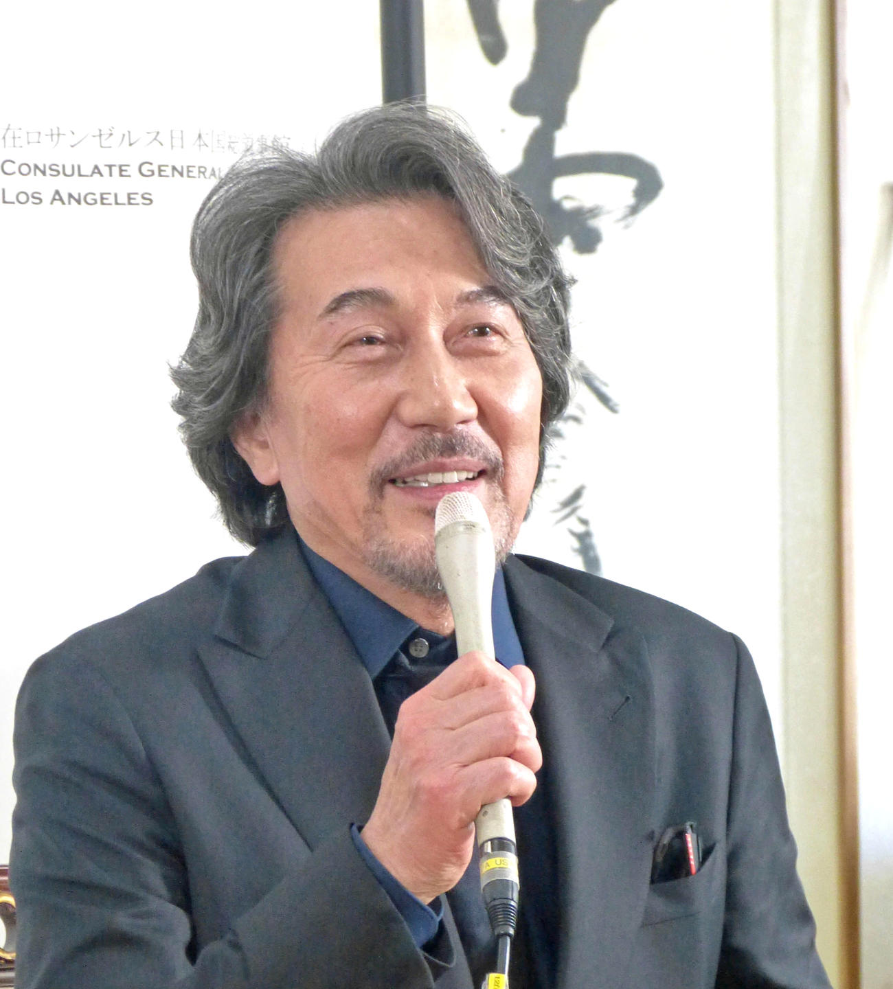 米アカデミー賞授賞式を前に、米国の在ロサンゼルス日本国総領事館で取材会を開いた「PERFECT DAYS」の役所広司（撮影・千歳香奈子）