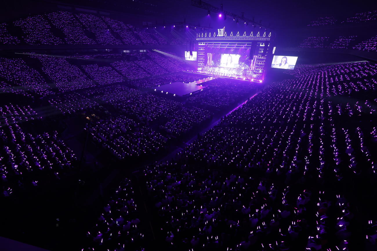 「12th YEAR BIRTHDAY LIVE」でパフォーマンスする乃木坂46