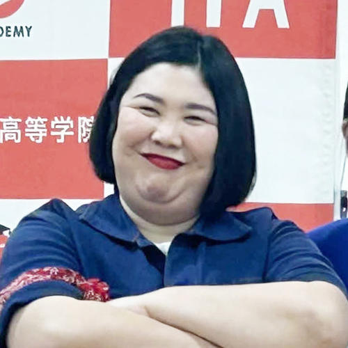 熊元プロレス、始球式に向けて投球練習　ニッポンの社長・辻がコーチ役「かなりのレベルに」
