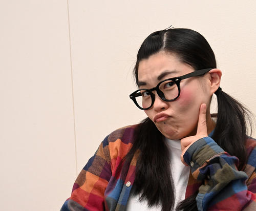 五十嵐サキと冷蔵庫が同化？　後輩の岡田直子がＸにアップ「後ろ姿、すてきですよ」の声も